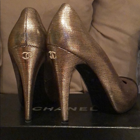 Chanel light gold pumps - Picture 2 of 7